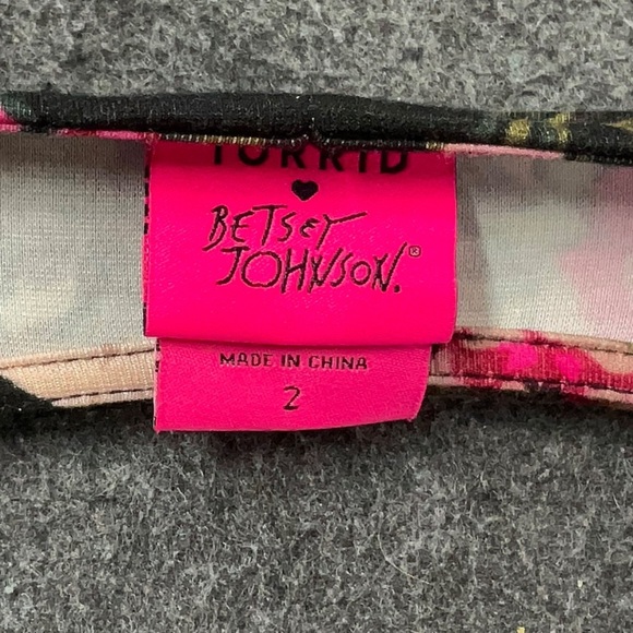 Betsey Johnson x Torrid Floral Ponte Skater Dress With Back Cutout Plus Size 2X - Picture 7 of 9